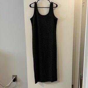 Chic Black Sleeveless Midi Dress
